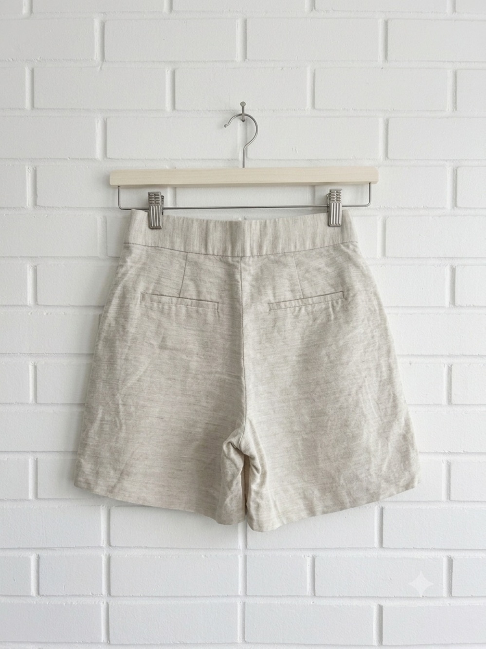 Wilfred Aritzia Linen Blend High Waisted Shorts Size 00 - Picture 2 of 6